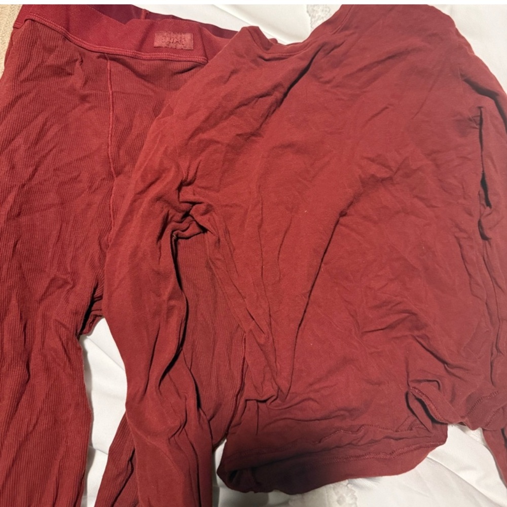 SKIMS long sleeve (Top ) only